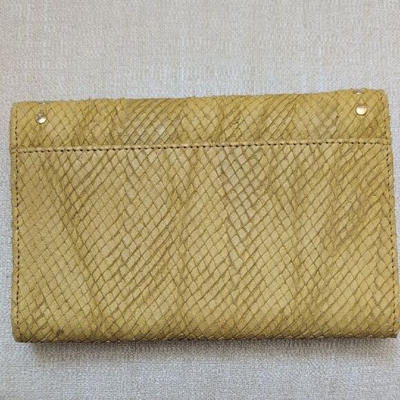 Elegant Gold Leather Tri-Fold Wallet Clutch with Studded Detail Made In Italy - Picture 3 of 7